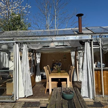 Vrijstaande Accommodatie Glamping De Kas Inn Hank Екстериор снимка