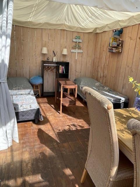 Vrijstaande Accommodatie Glamping De Kas Inn Hank Екстериор снимка