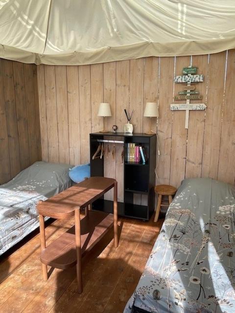 Vrijstaande Accommodatie Glamping De Kas Inn Hank Екстериор снимка
